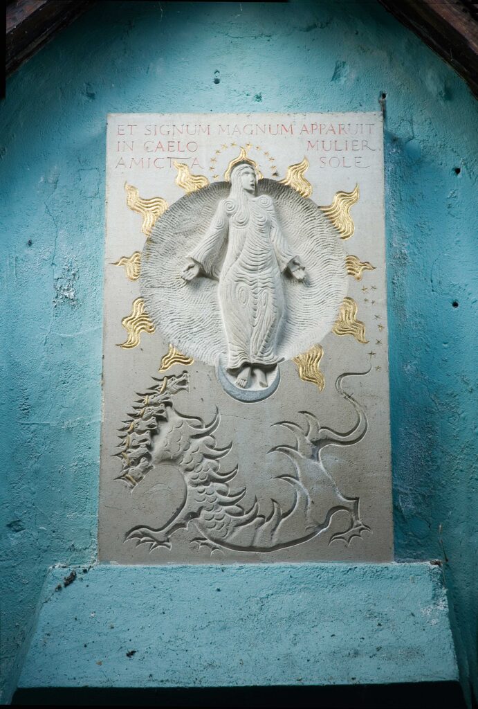 'Mulier Amicta' stone inscription by Jonah Jones