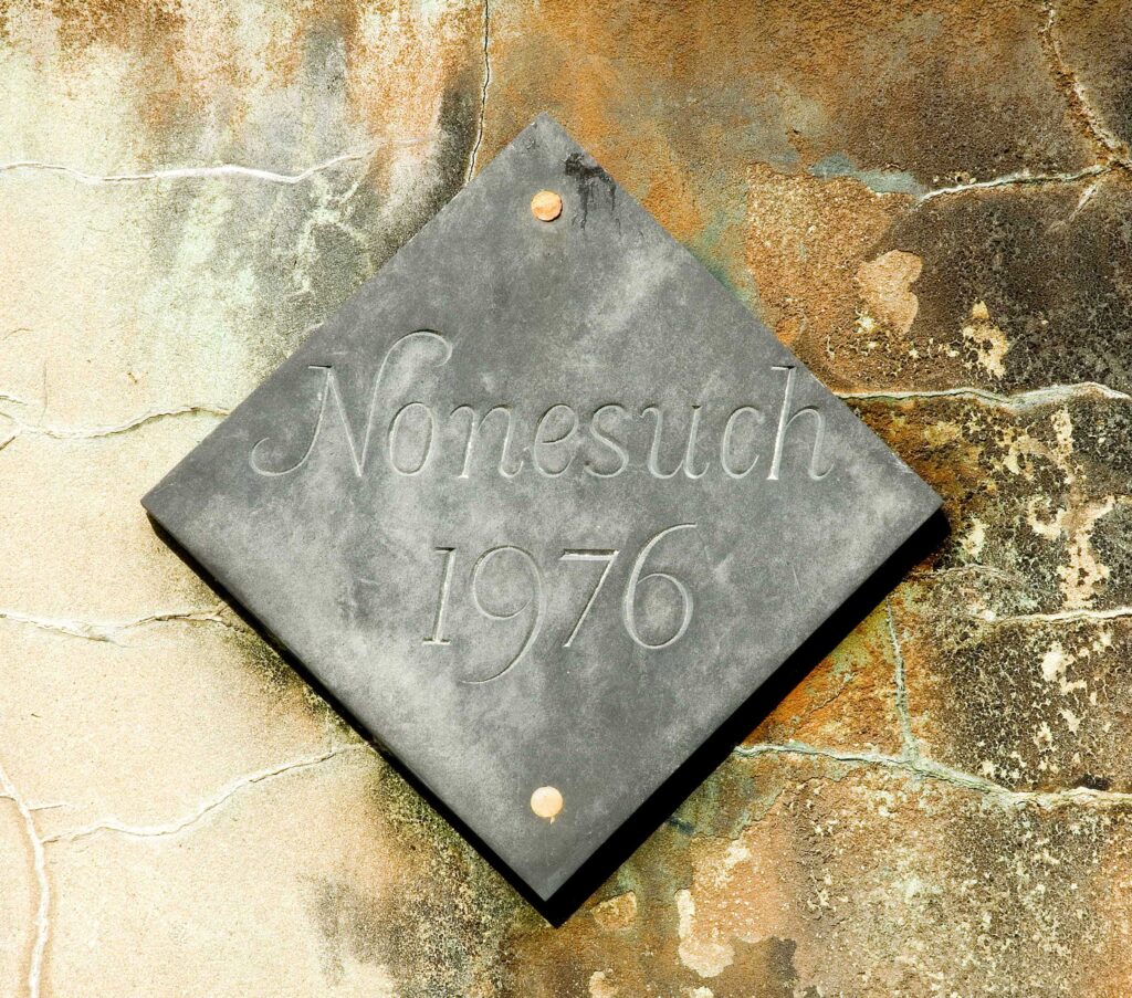'Nonesuch 1976' plaque in Portmeirion by Jonah Jones