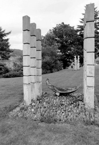 Y Neges - Jonah Jones sculpture